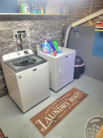 $295,000 | 323 West Ross Street, Palmyra, MO 63461