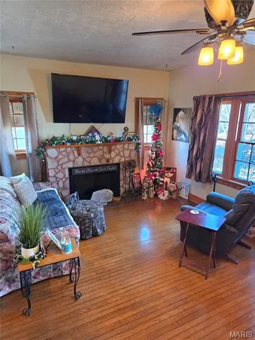 $295,000 | 323 West Ross Street, Palmyra, MO 63461