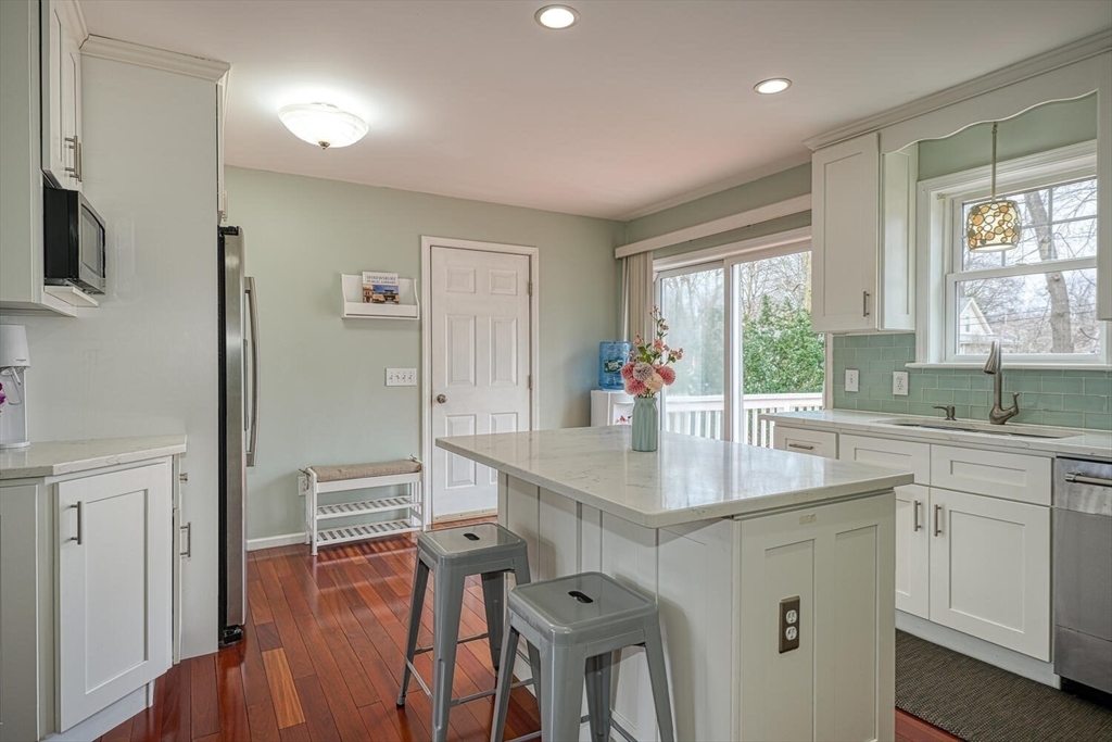 10 Rolfe Avenue Shrewsbury, MA 01545 - Photo 8 of 33 Gallery Image 8