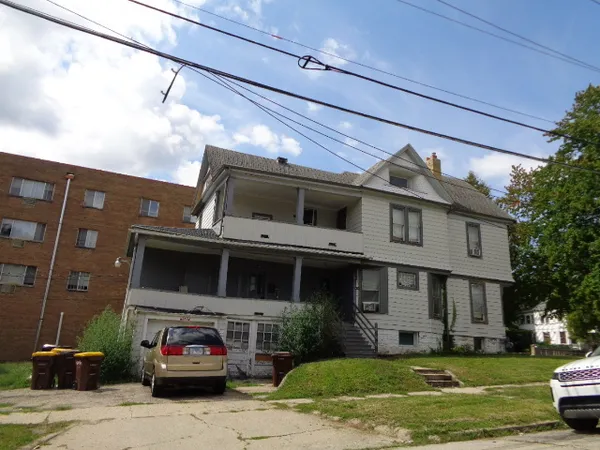 $190,000 | 735 North Court Street, Rockford, IL 61103