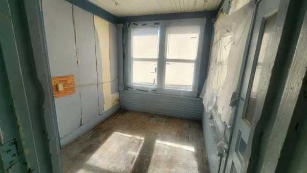 $190,000 | 735 North Court Street, Rockford, IL 61103