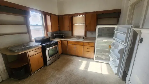 $190,000 | 735 North Court Street, Rockford, IL 61103