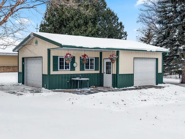 $399,900 | 793 Fredrick Court, Green Bay, WI 54313