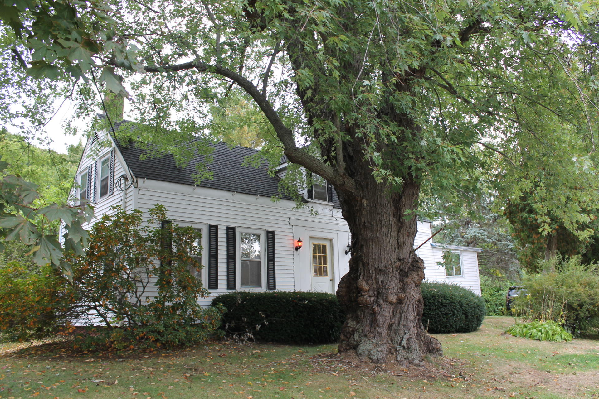 147 Whipple Road Kittery, ME 03904 - Photo 1 of 32 IMG_4543