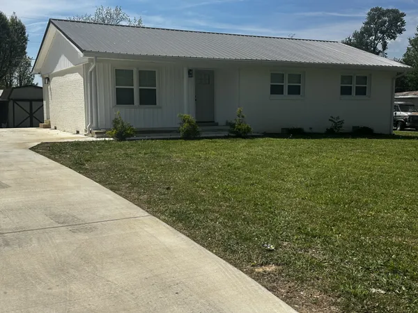 $259,500 | 307 Randall Street, Lawrenceburg, TN 38464