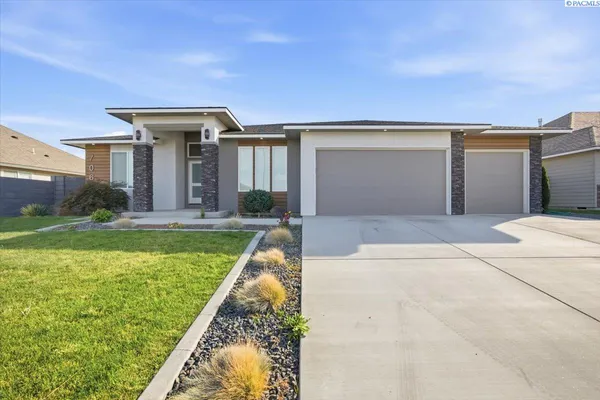$649,000 | 7061 West 35th Avenue, Kennewick, WA 99338