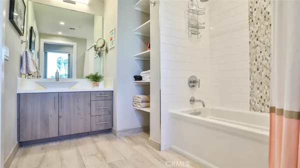 $1,399,000 | 3025 Byron Street, Unit 201, San Diego, CA 92106