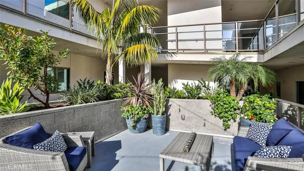$1,399,000 | 3025 Byron Street, Unit 201, San Diego, CA 92106