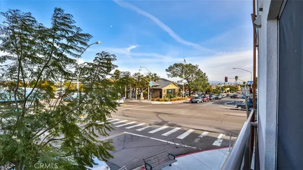 $1,399,000 | 3025 Byron Street, Unit 201, San Diego, CA 92106