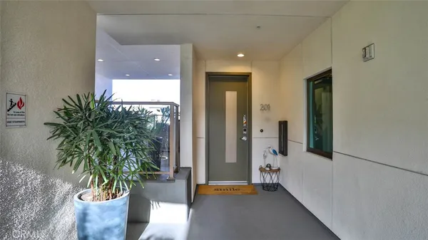 $1,399,000 | 3025 Byron Street, Unit 201, San Diego, CA 92106