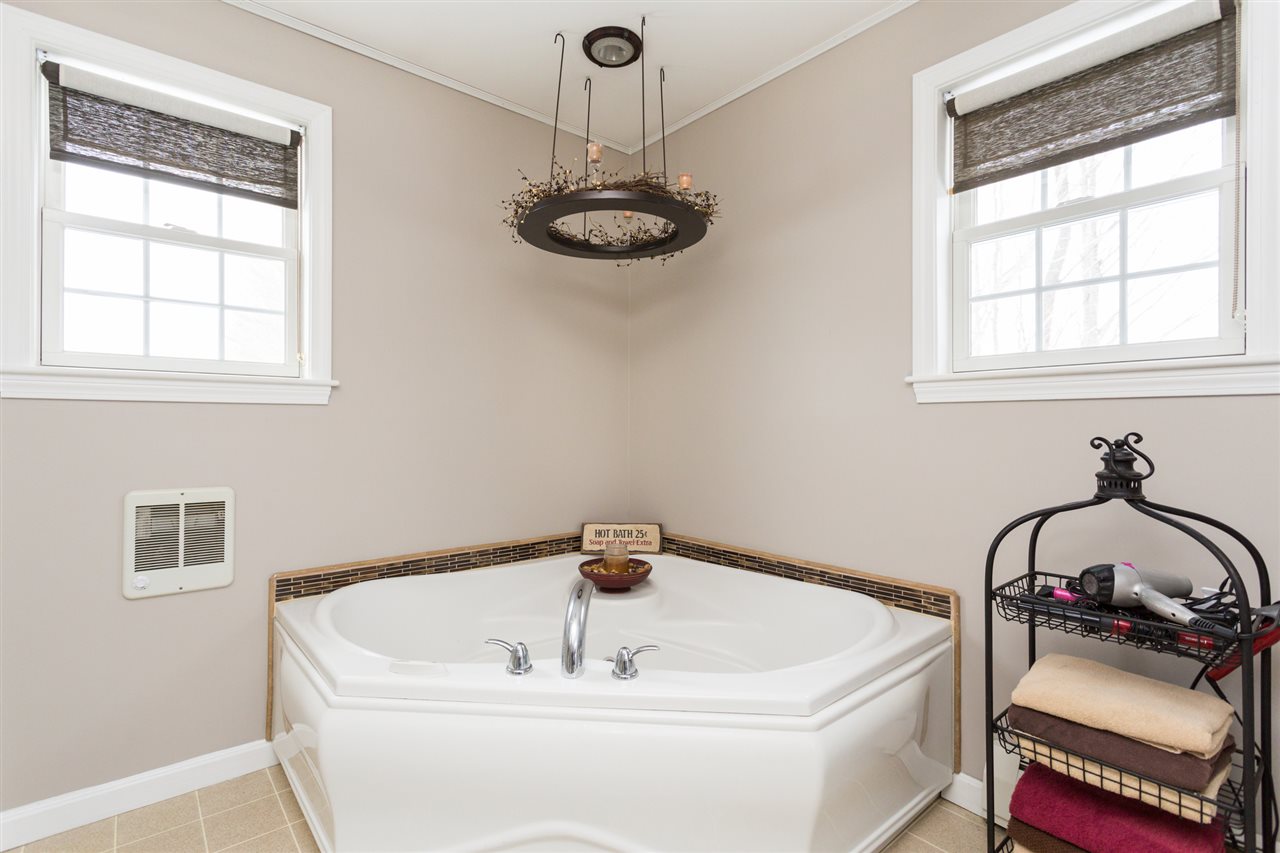 78 Governors Road Farmington, NH 03835 - Photo 22 of 40