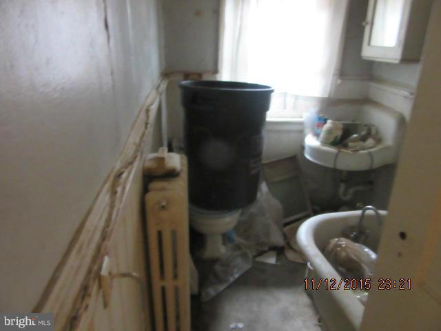 919 R Street Northwest Washington, DC 20001 - Photo 21 of 29 Bath