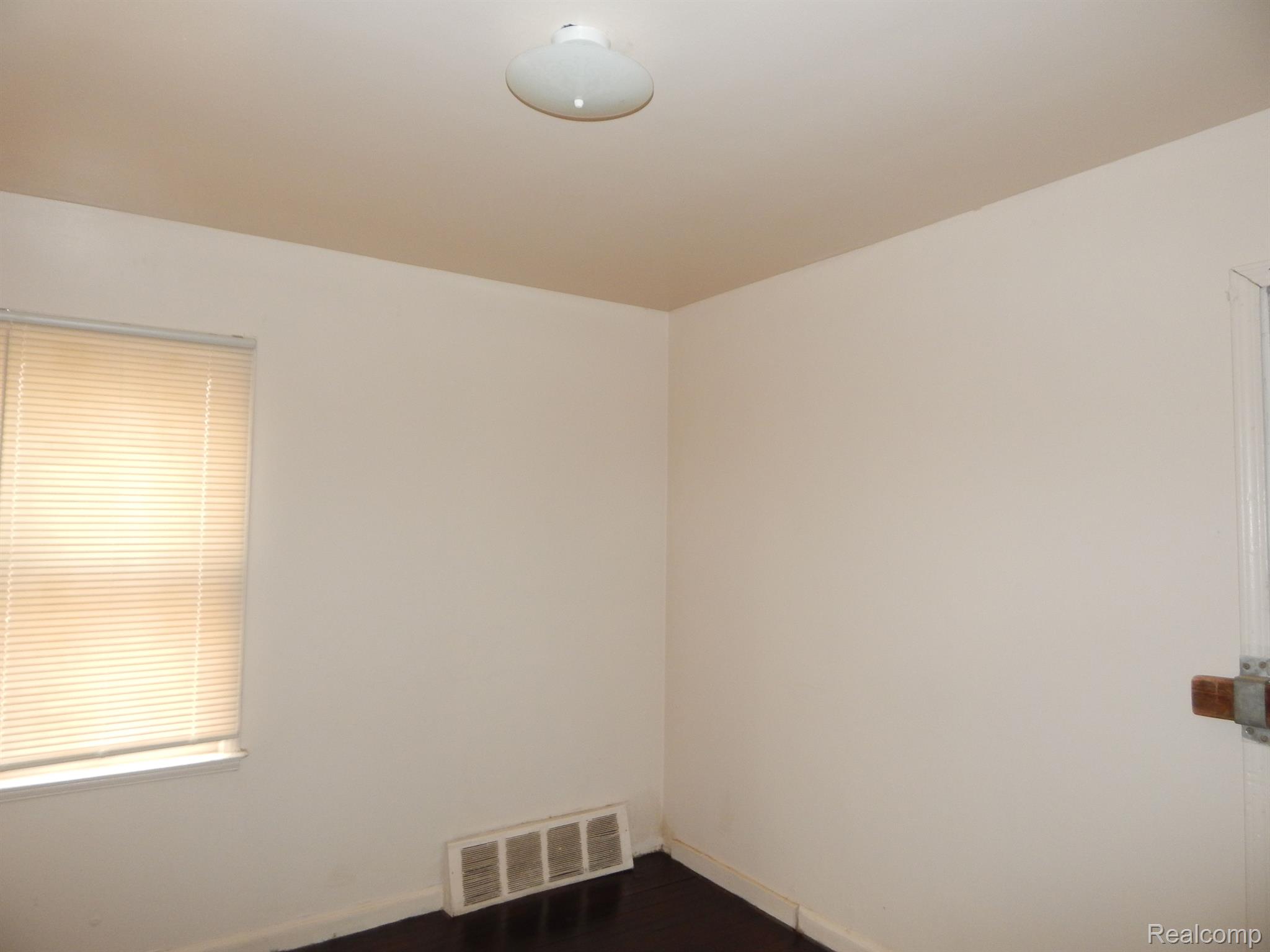 13567 Ashton Road Detroit, MI 48223 - Photo 4 of 7 Gallery Image 4