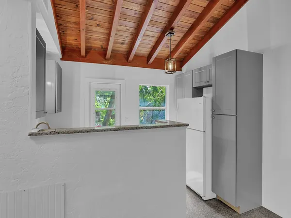 $2,500 | 856 Dahlia Lane, Unit B, Vero Beach, FL 32963