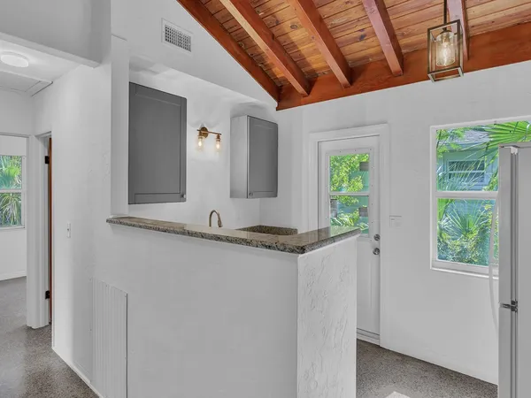 $2,500 | 856 Dahlia Lane, Unit B, Vero Beach, FL 32963