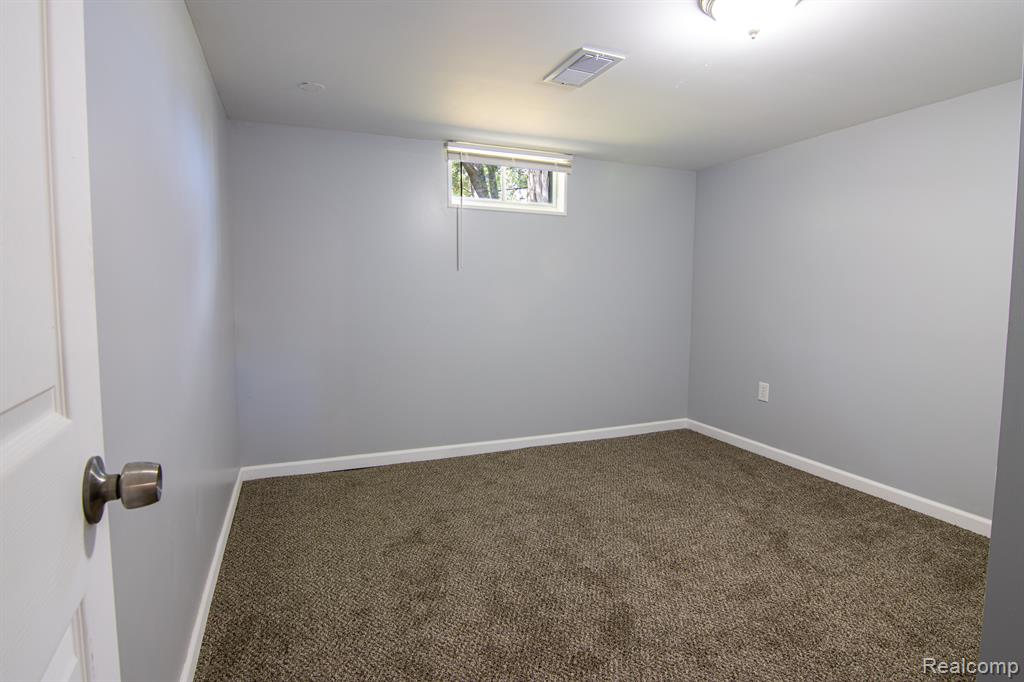 1277 West Stanley Road Mount Morris, MI 48458 - Photo 10 of 17