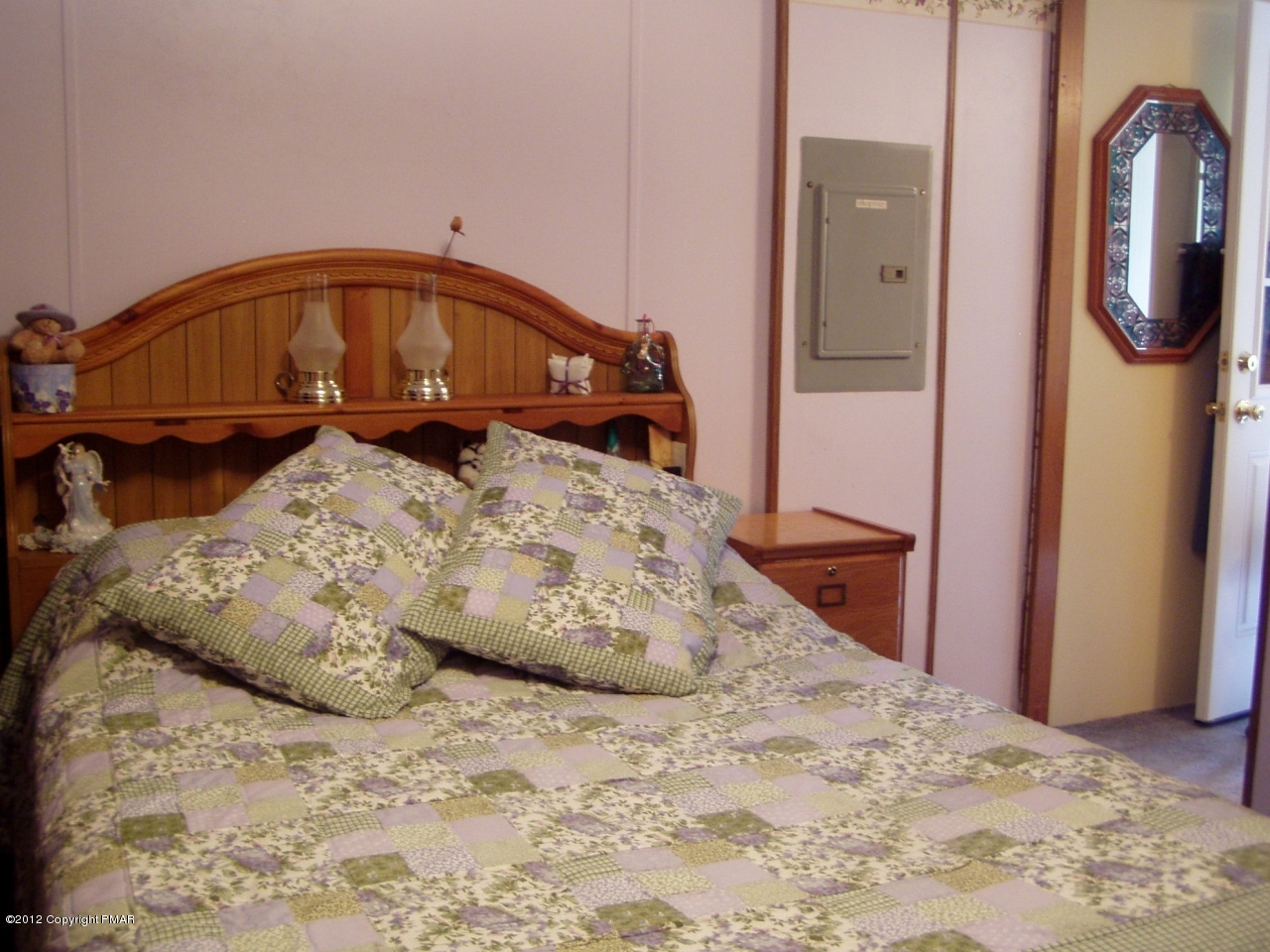 26 Stadden Road Stroudsburg, PA 18360 - Photo 14 of 16 Master bedroom