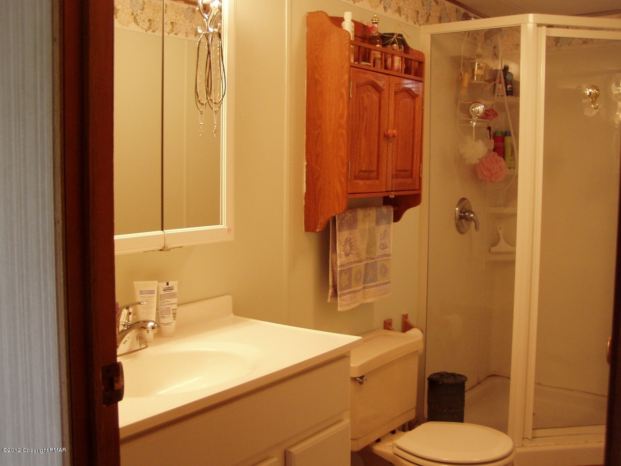 26 Stadden Road Stroudsburg, PA 18360 - Photo 16 of 16 Main bath 2