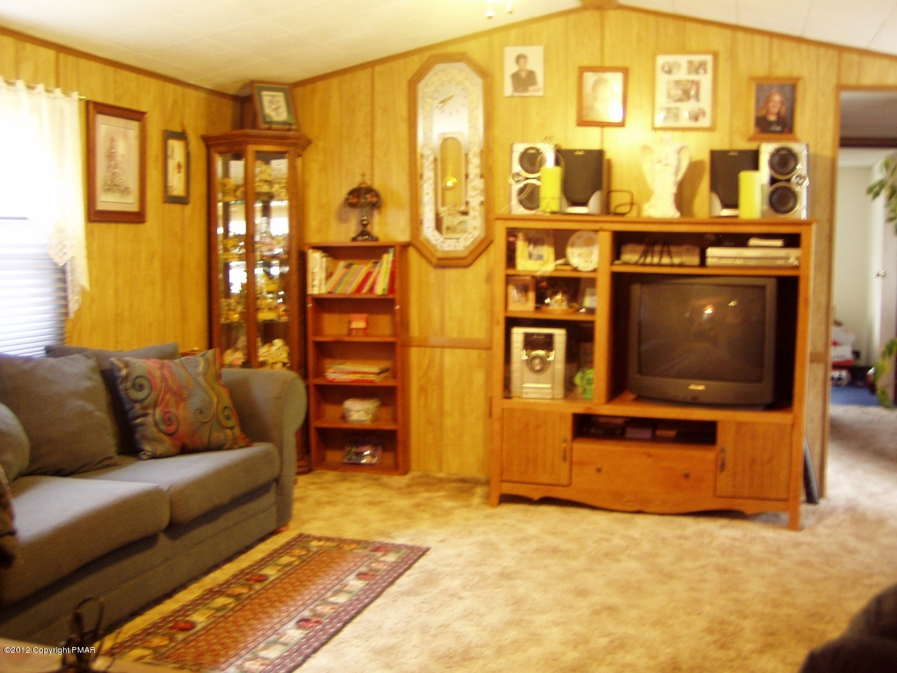 26 Stadden Road Stroudsburg, PA 18360 - Photo 10 of 16 Living room 2