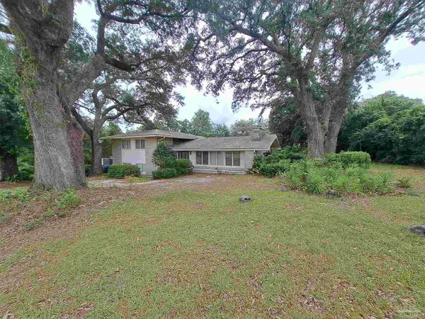$2,575 | 8598 Meadowbrook Drive, Pensacola, FL 32514