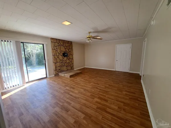 $2,575 | 8598 Meadowbrook Drive, Pensacola, FL 32514