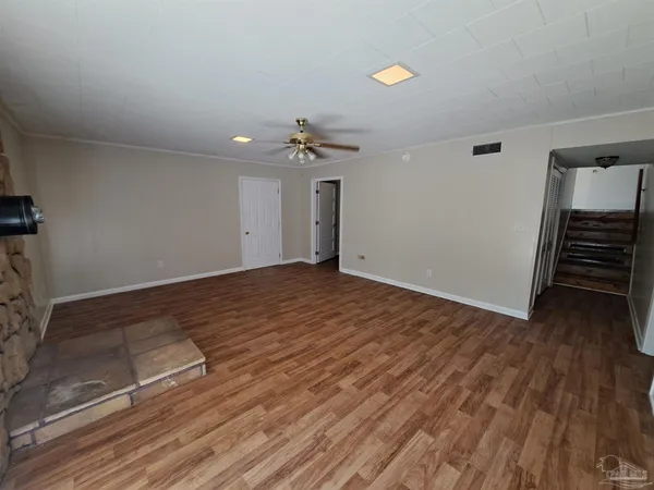 $2,575 | 8598 Meadowbrook Drive, Pensacola, FL 32514