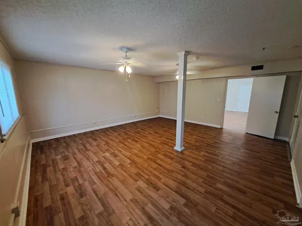 $2,575 | 8598 Meadowbrook Drive, Pensacola, FL 32514