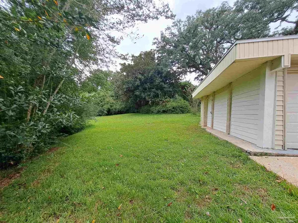 $2,575 | 8598 Meadowbrook Drive, Pensacola, FL 32514