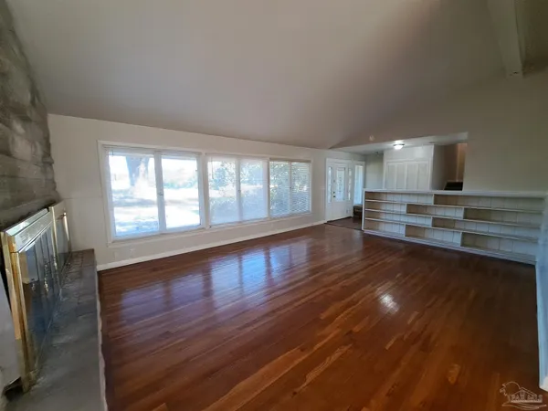 $2,575 | 8598 Meadowbrook Drive, Pensacola, FL 32514