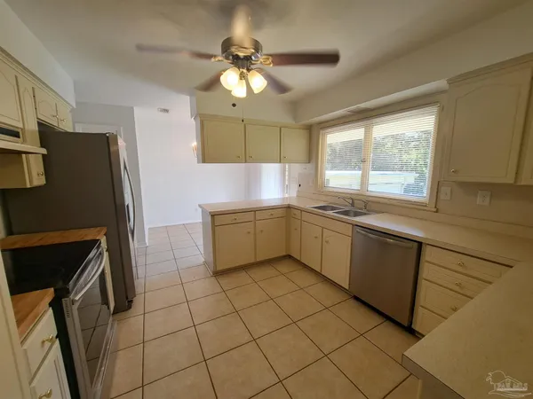 $2,575 | 8598 Meadowbrook Drive, Pensacola, FL 32514