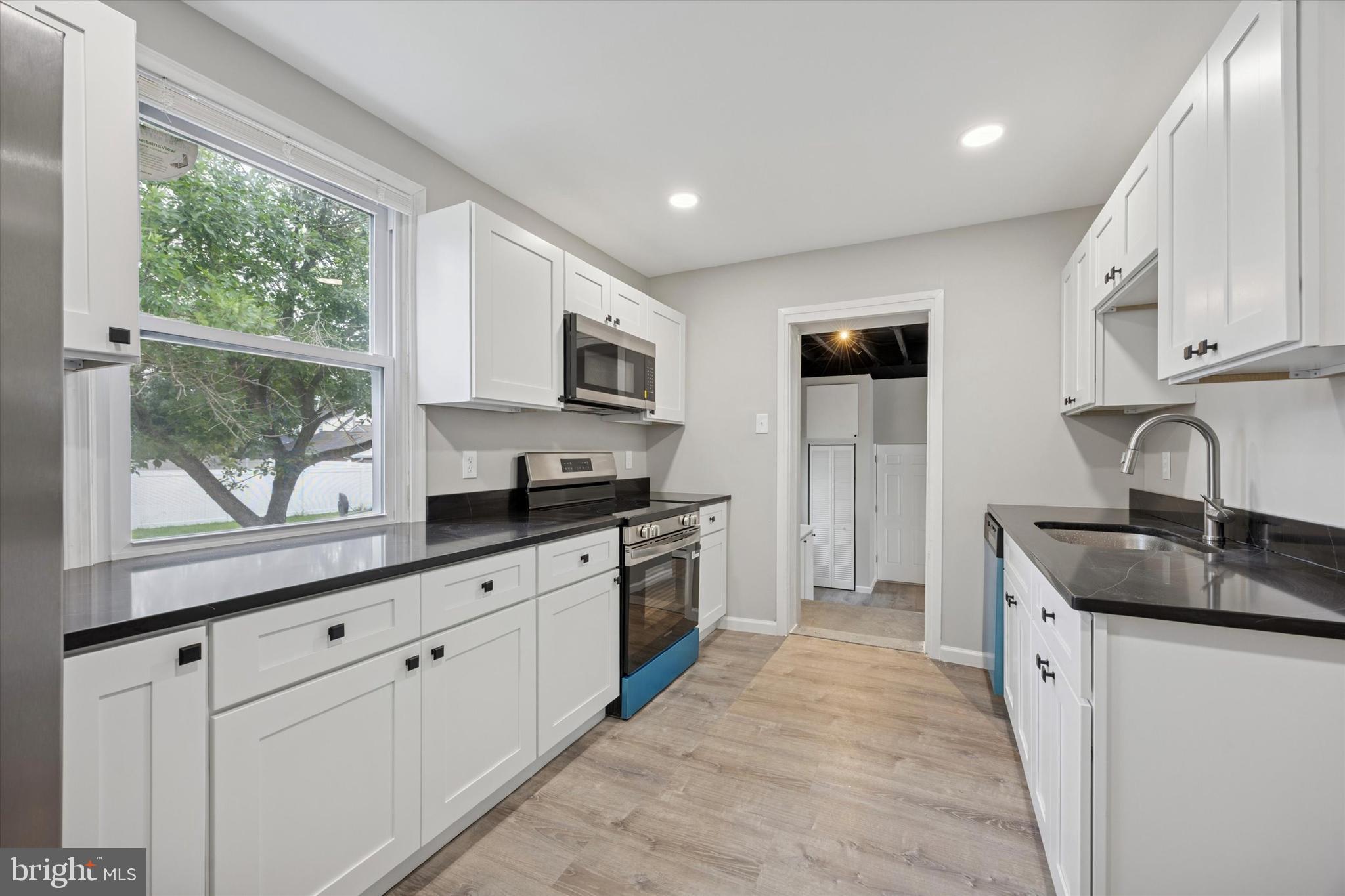 505 Fernwood Avenue Folsom, PA 19033 - Photo 19 of 32 in Law Kitchen