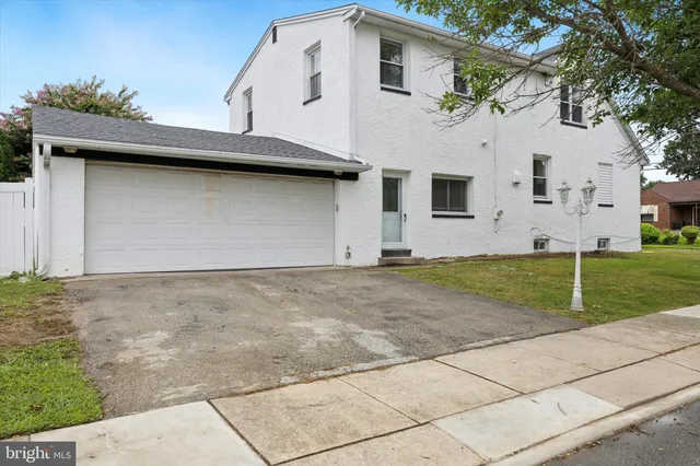 $474,900 | 505 Fernwood Avenue, Folsom, PA 19033