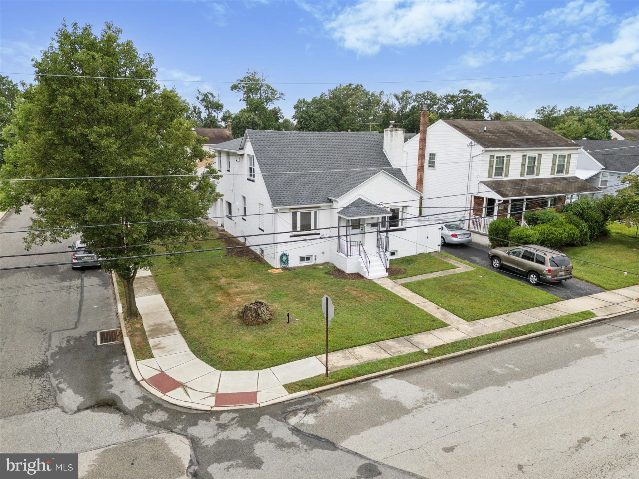 505 Fernwood Avenue Folsom, PA 19033 - Photo 3 of 32