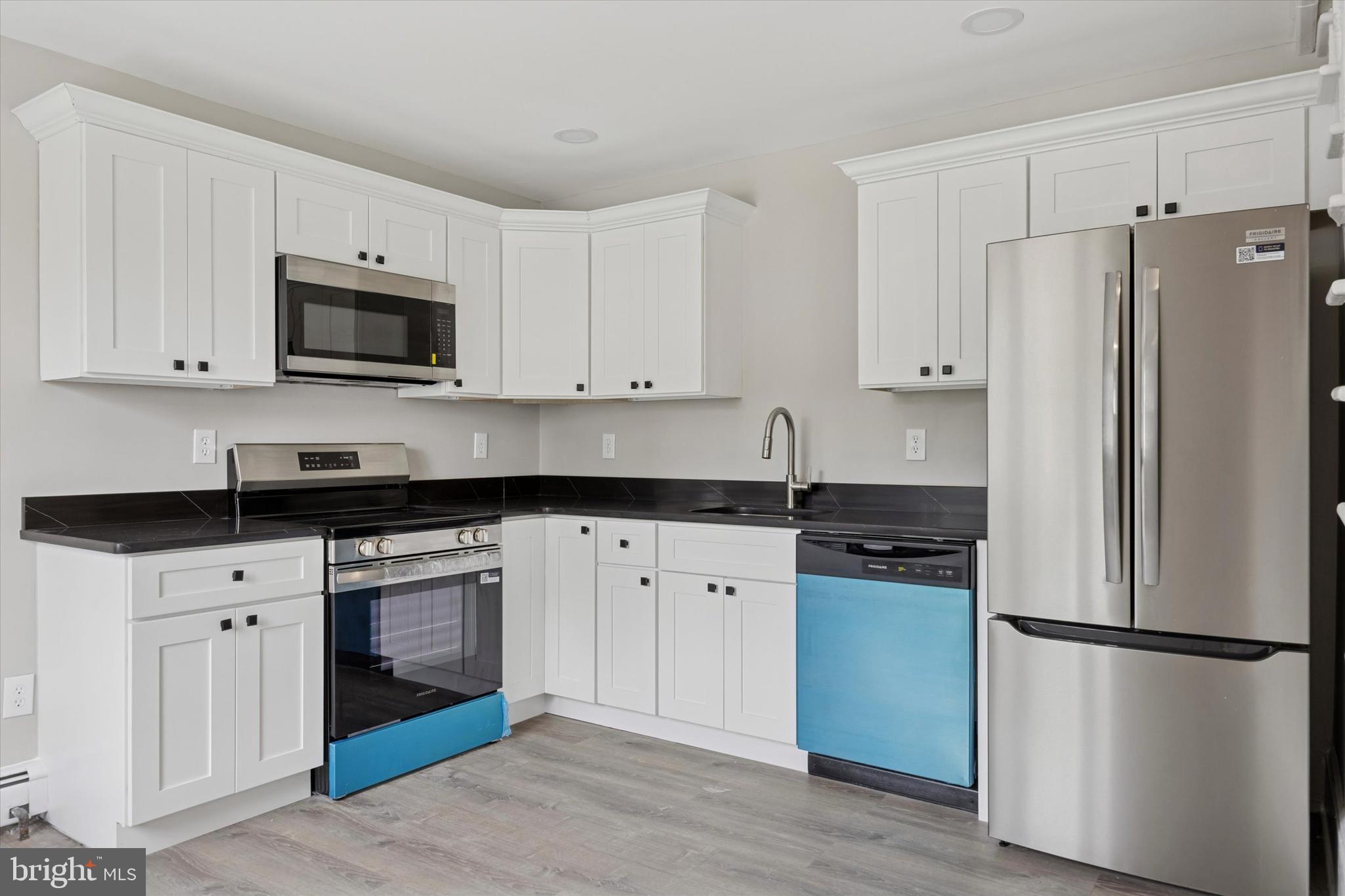 505 Fernwood Avenue Folsom, PA 19033 - Photo 7 of 32 Main Kitchen