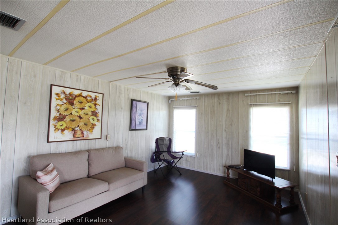 1272 Chobee Loop Okeechobee, FL 34974 - Photo 27 of 32