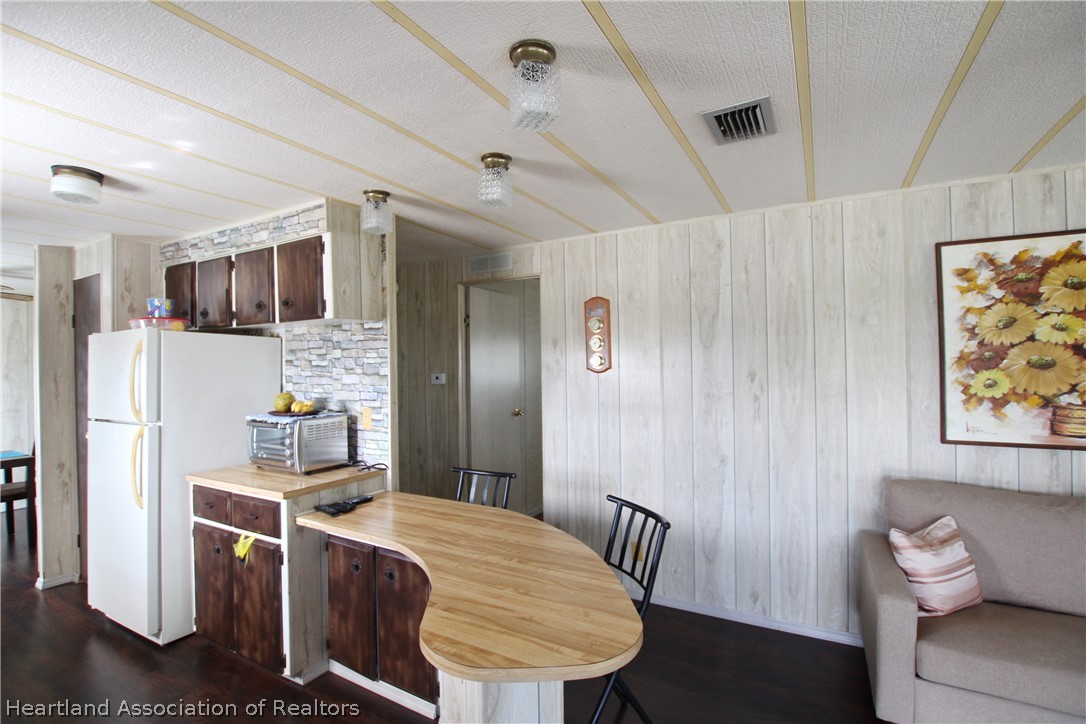 1272 Chobee Loop Okeechobee, FL 34974 - Photo 5 of 32