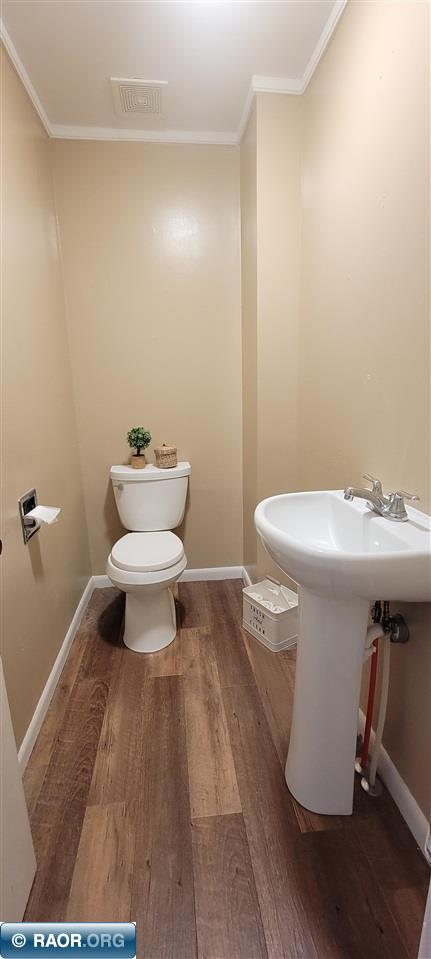 414 7th Street Southwest Chisholm, MN 55719 - Photo 15 of 29