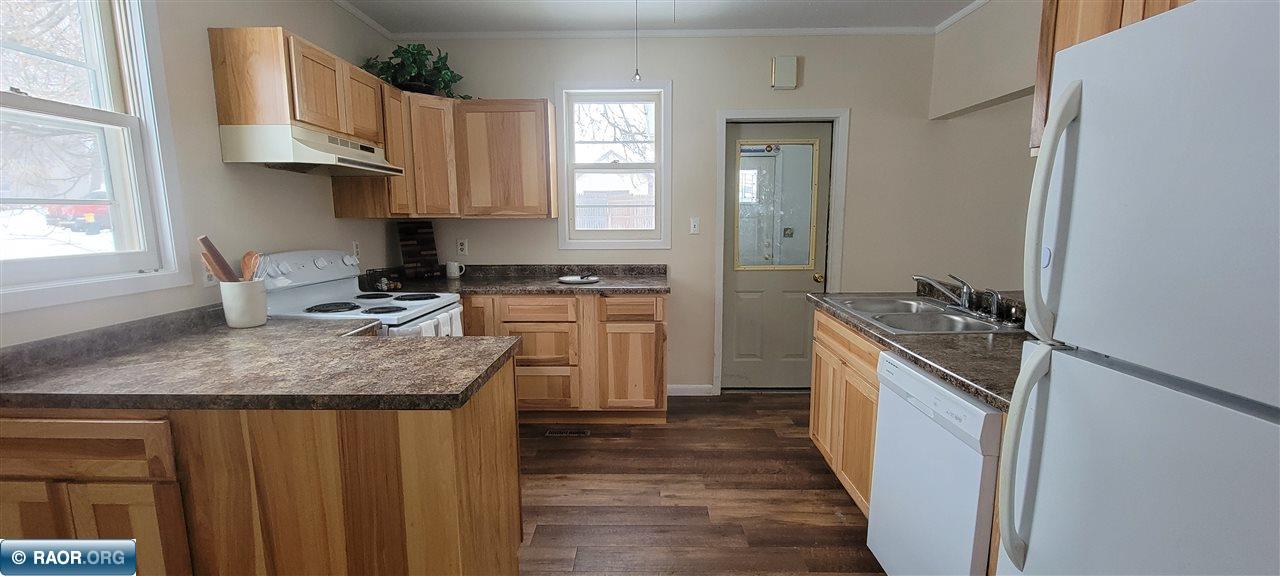414 7th Street Southwest Chisholm, MN 55719 - Photo 7 of 29