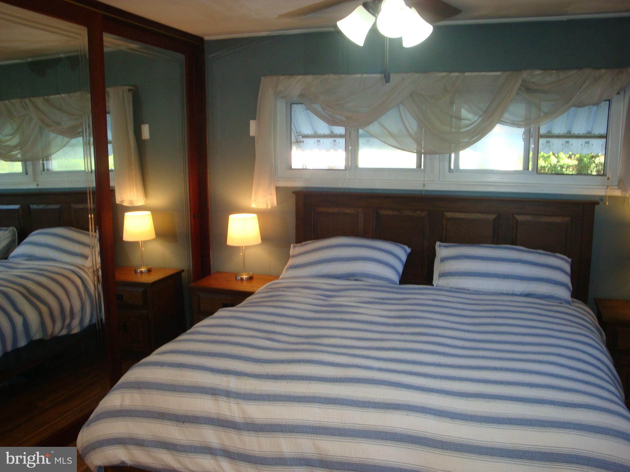 71 Incurve Road Levittown, PA 19057 - Photo 11 of 32 Master BR with Huge double, mirrored closet