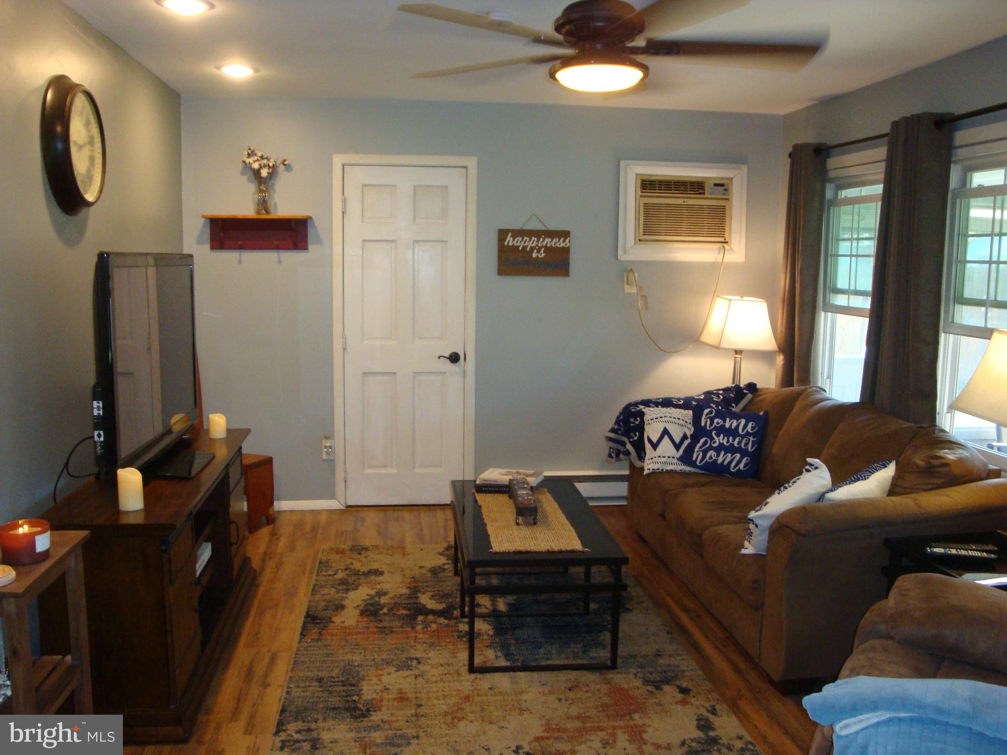 71 Incurve Road Levittown, PA 19057 - Photo 3 of 32 Relax....and enjoy