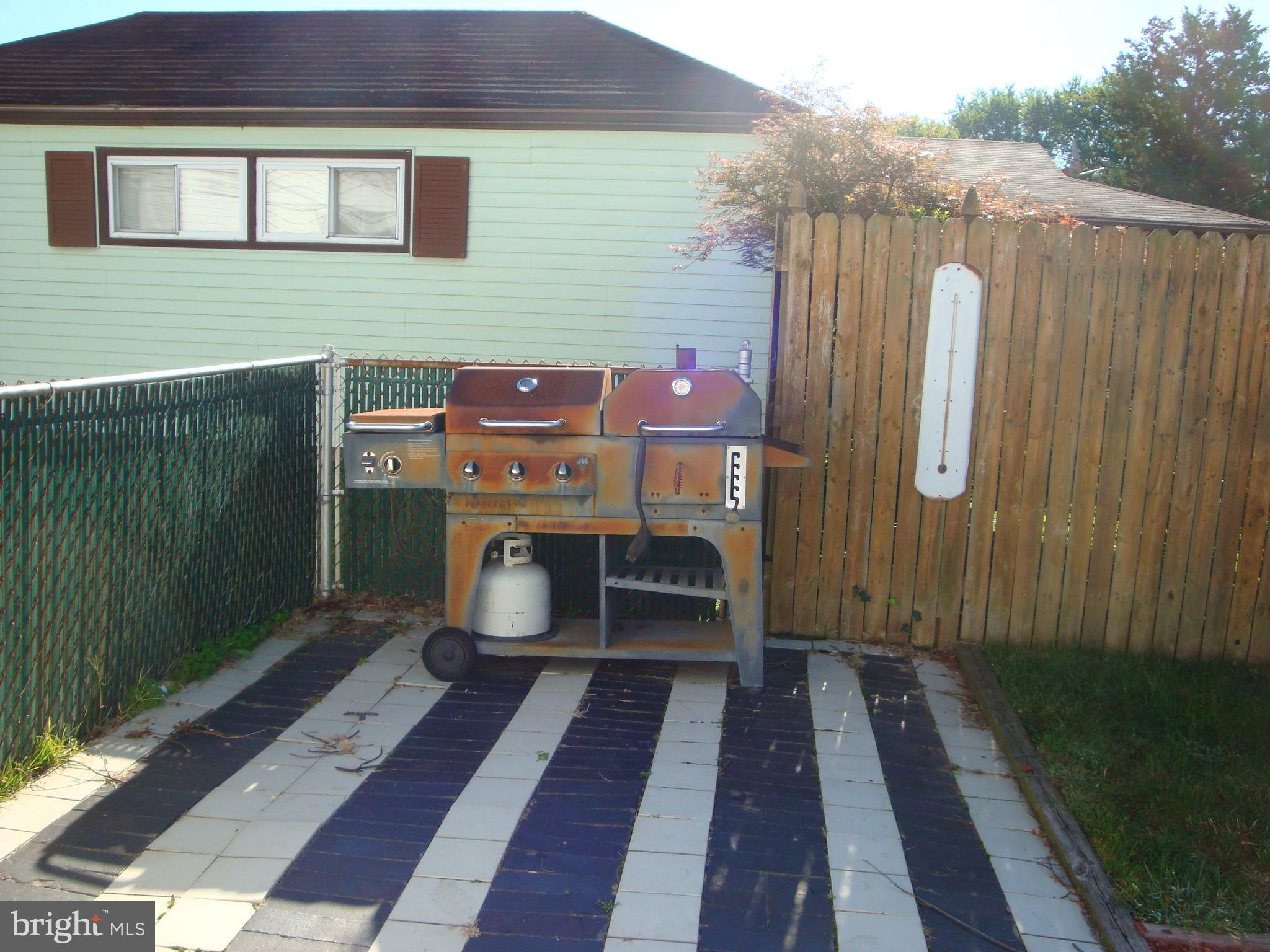 71 Incurve Road Levittown, PA 19057 - Photo 29 of 32 Grill area off of patio