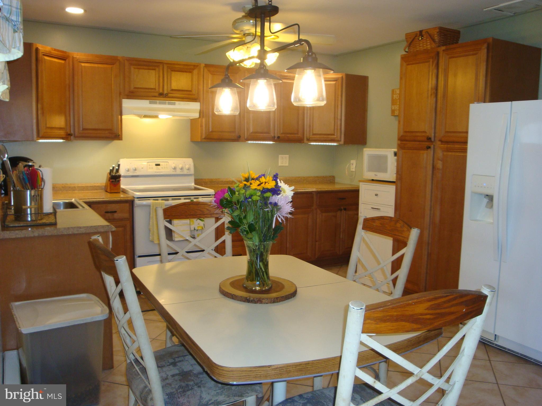 71 Incurve Road Levittown, PA 19057 - Photo 7 of 32 Large Updated Kitchen with Oak Cabinets