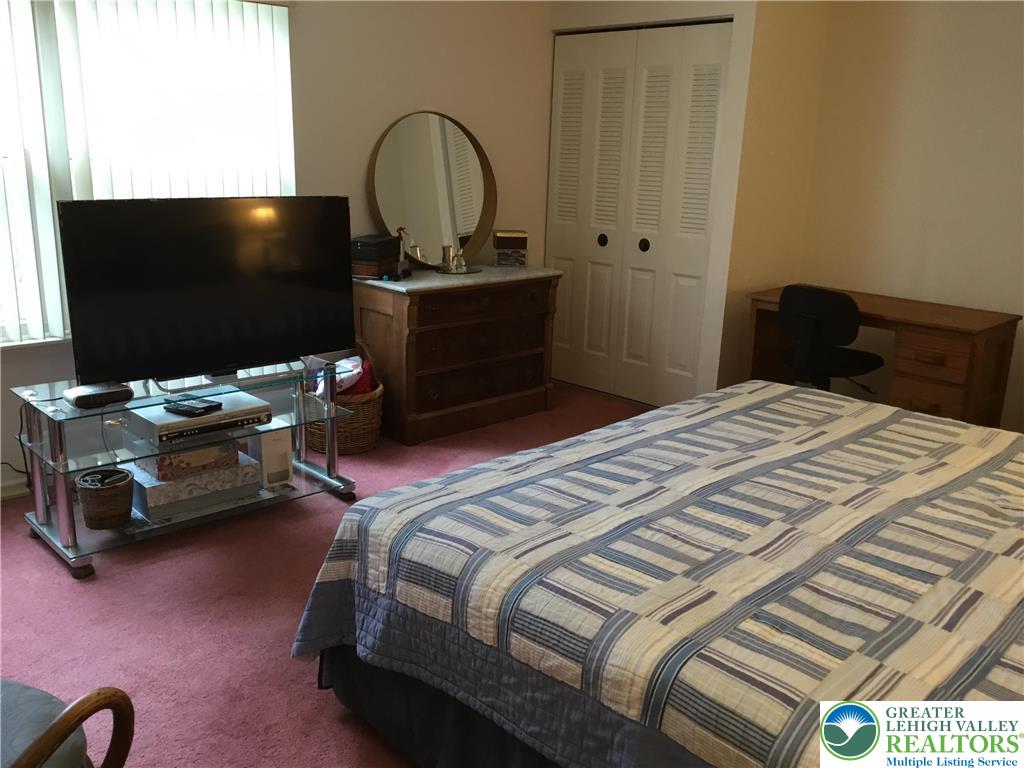 3605 Chalmette Road Allentown, PA 18104 - Photo 27 of 50