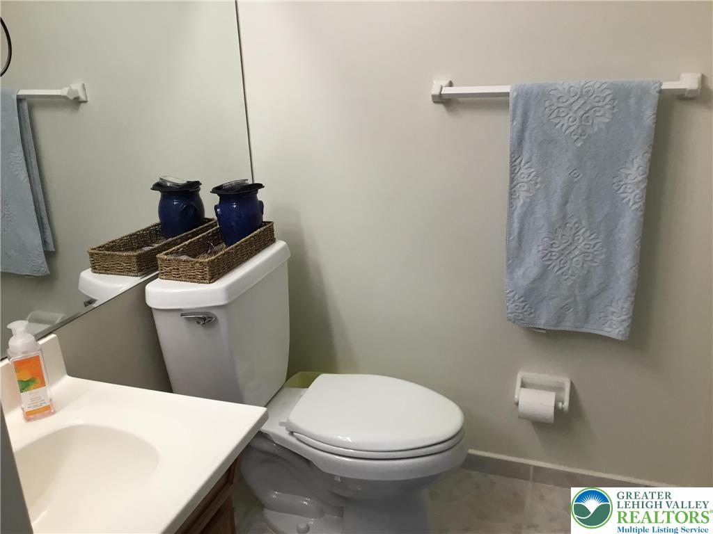 3605 Chalmette Road Allentown, PA 18104 - Photo 28 of 50