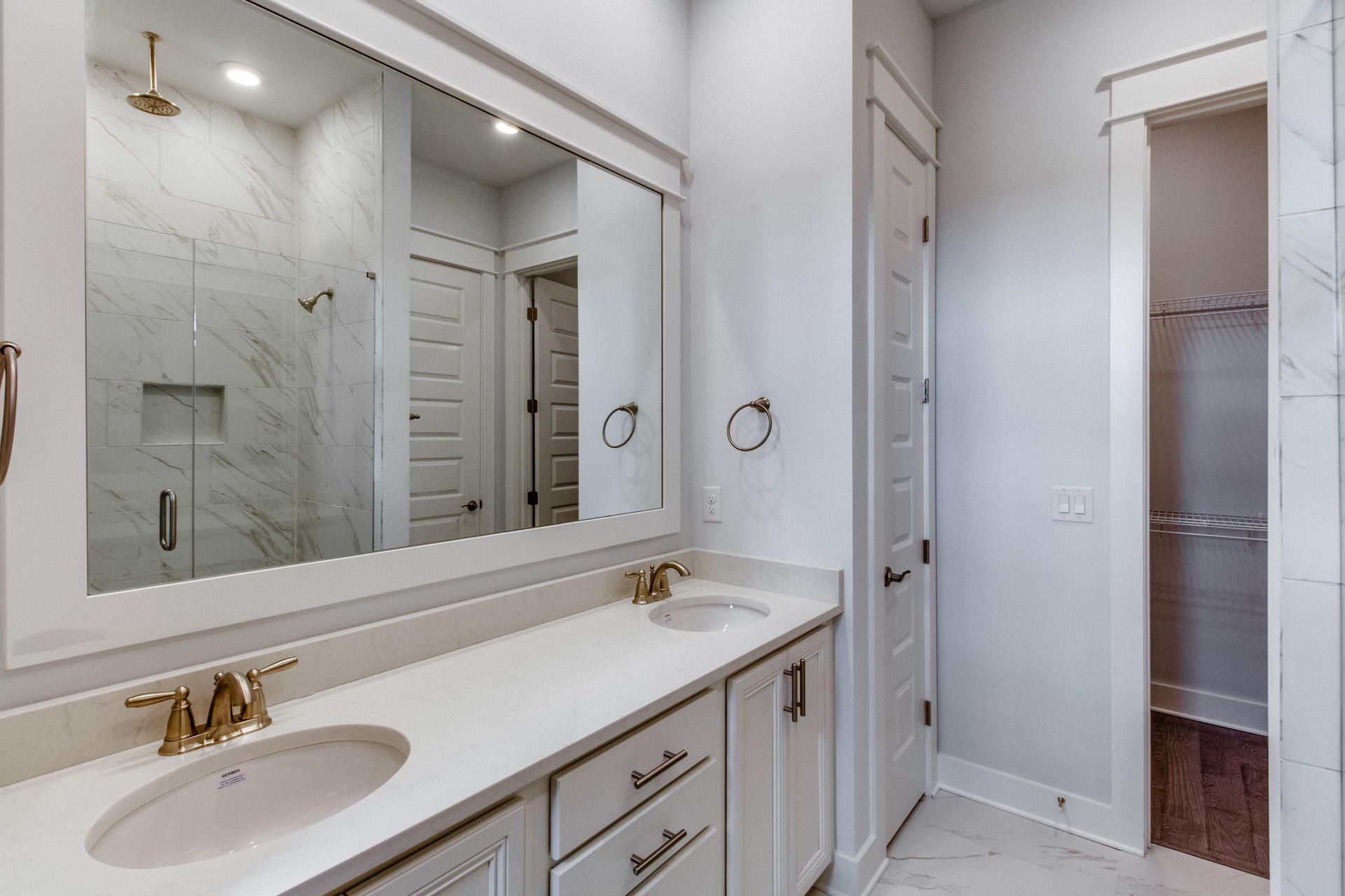 146 Pine Lands Loop Inlet Beach East, Unit A Inlet Beach, FL 32461 - Photo 33 of 42 a bathroom with a sink and a mirror