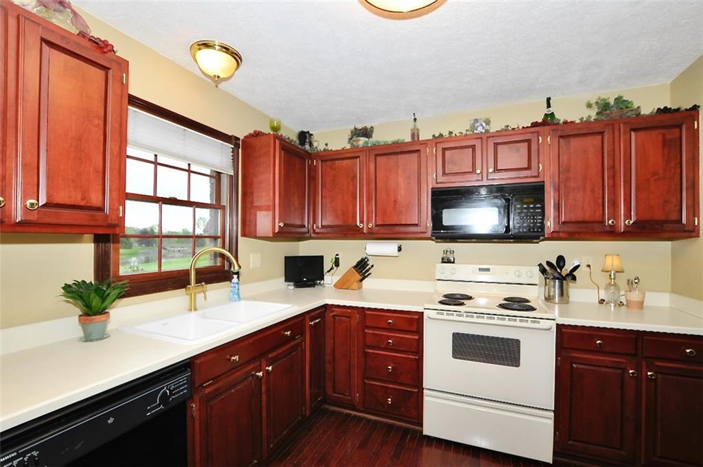5981 Hall Road Plainfield, IN 46168 - Photo 12 of 45