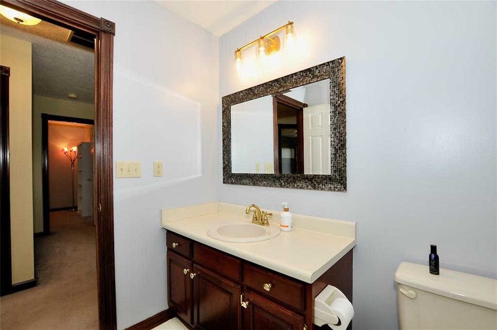 5981 Hall Road Plainfield, IN 46168 - Photo 32 of 45