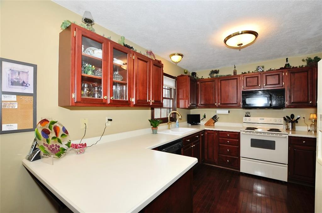 5981 Hall Road Plainfield, IN 46168 - Photo 10 of 45