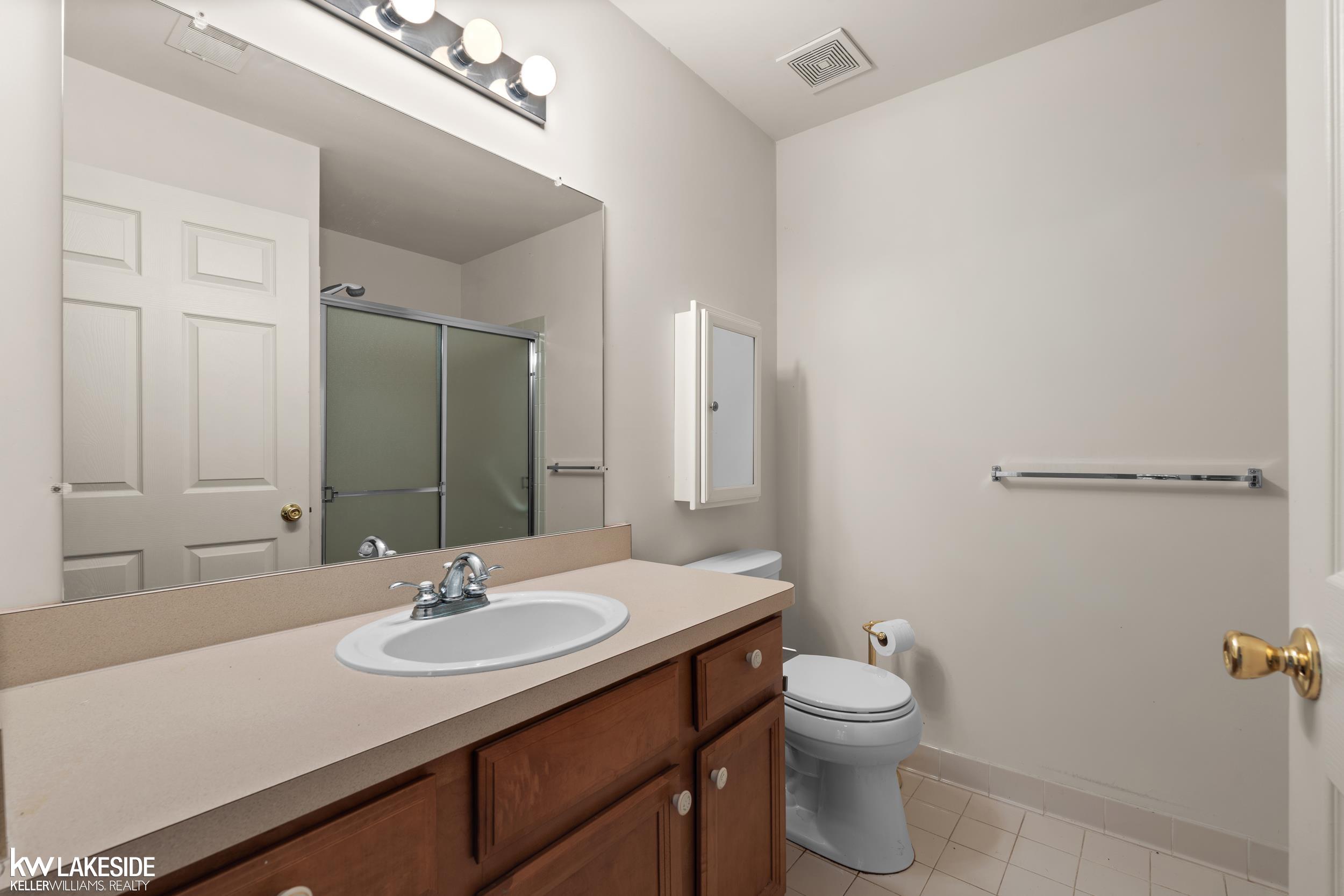 1649 Deepwood Circle Rochester, MI 48307 - Photo 28 of 32 Gallery Image 28