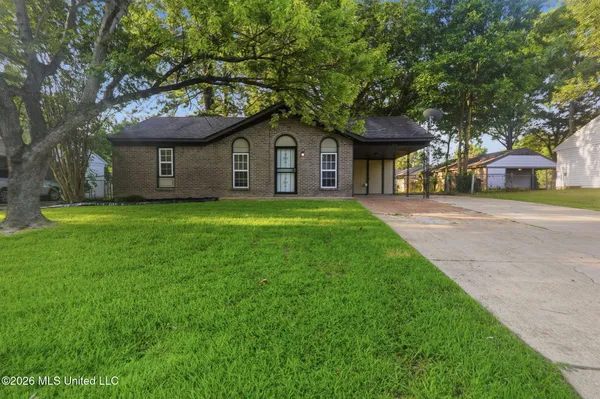 $179,999 | 3135 Forest Glen Drive, Horn Lake, MS 38637